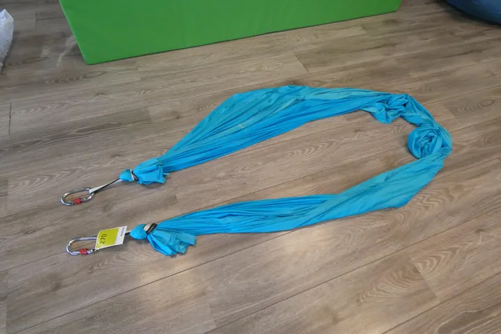 2x Yoga-Tuch, blau, mit Karabinern
